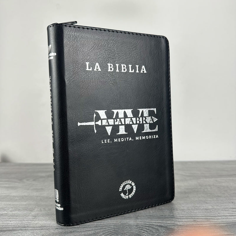 Biblia con Cierre Negro - Letra Grande TLA