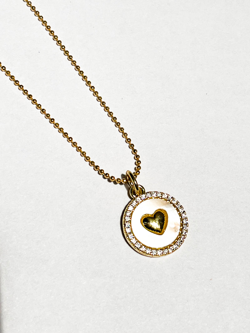 Cadena nácar "Love"